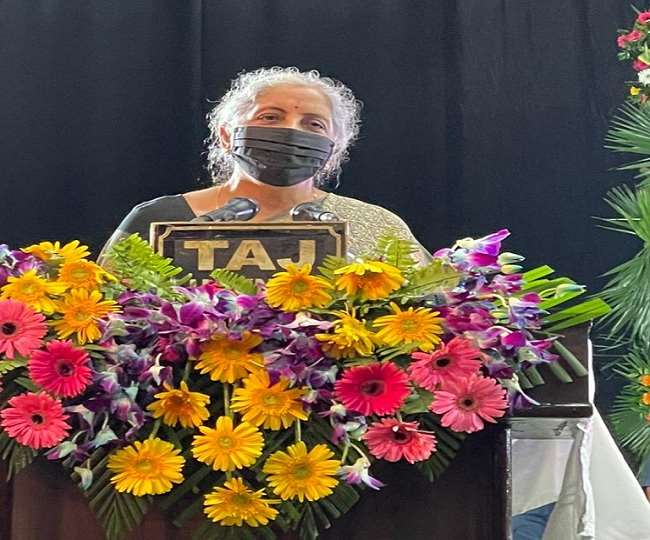 Photo of भारत वैक्सीन उत्पादन में विश्व में सबसे आगे, जल्दी दूर होगा आर्थिक संकट : निर्मला सीतारमण
