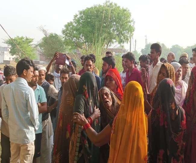 Photo of प्रयागराज में बड़ी वारदात, एक ही परिवार के पांच सदस्यों की हत्या, युवती से दुष्‍कर्म की आशंका | Breaking News