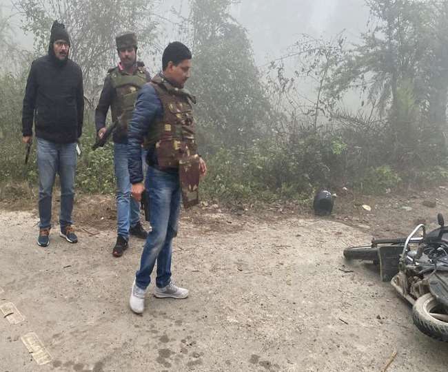 Photo of अम्बेडकर नगर के कुख्यात अपराधी विजय सिंह उर्फ बिज्जी को एसटीएफ ने मुठभेड़ में किया ढेर | Police Encounter in Gonda