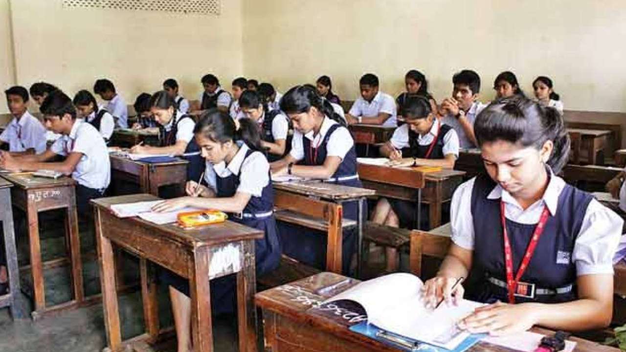 Photo of एक सितंबर से खुलेंगे कक्षा 6 से 8 तक के स्कूल, CM योगी ने दिए ये निर्देश ; UP Middle School Reopen News