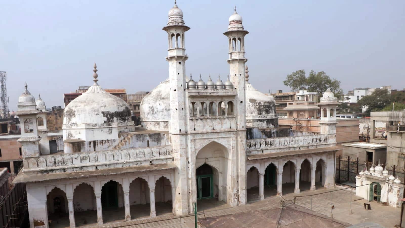 Photo of ज्ञानवापी-श्रृंगार गौरी केस सुनने के लायक, हिंदू पक्ष के हक में वाराणसी जिला कोर्ट का फैसला | LATEST NEWS UPDATE