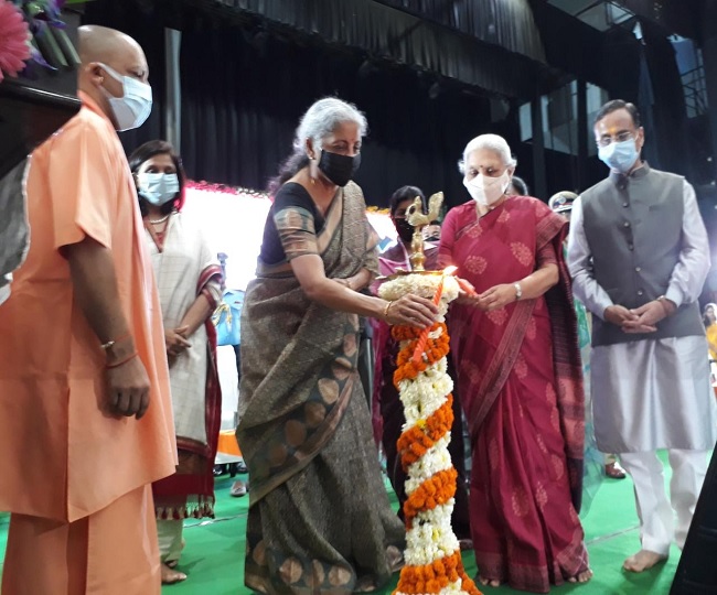 Photo of मुख्यमंत्री योगी आदित्यनाथ बोले-स्वावलंबी, सुरक्षित एवं सशक्त नारी नए उत्तर प्रदेश की नींव