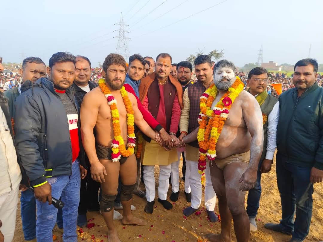 Photo of भूरागढ़ क्रिकेट ग्राउंड मे हुआ दंगल, सदर विधायक प्रकाश द्विवेदी ने कराया श्रीगणेश…