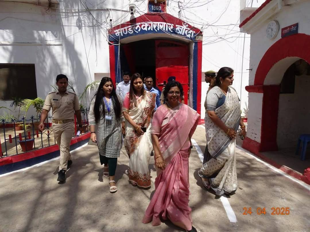 Photo of राष्ट्रीय महिला आयोग की अध्यक्ष ने टीम के साथ किया ज़िला कारागार का निरीक्षण…