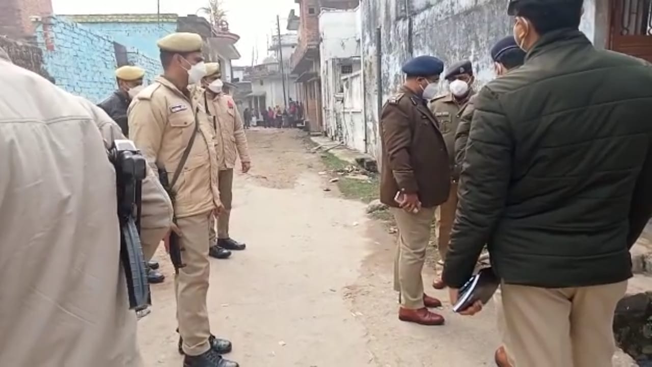 Photo of रात में सोए पिता पुत्र की संदिग्ध परिस्थितियों में हुई मौत इलाके में फैली सनसनी