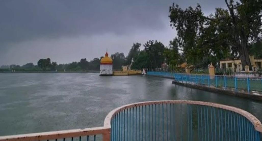 Photo of बाँदा नवाब ने सुखाड़ मे बनाया था नवाब टैंक,अब 10 करोड़ से होगा तालाब का विकास…