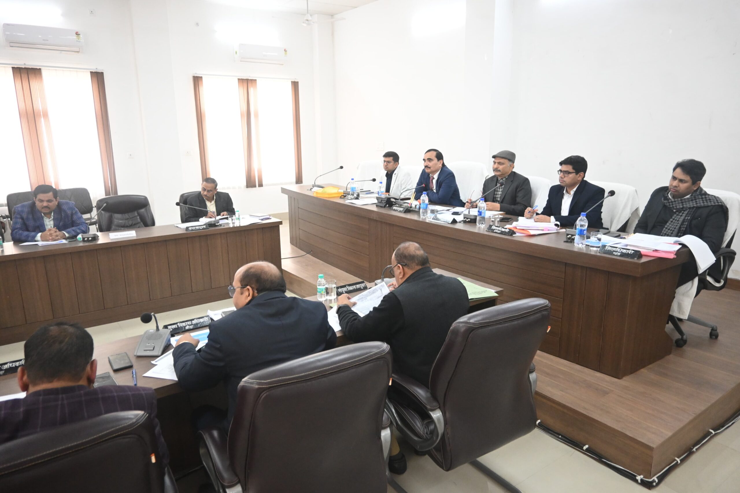 Photo of मंडल आयुक्त ने मंडलीय विकास कार्यों एवं कानून व्यवस्था की बैठक, की समीक्षा…