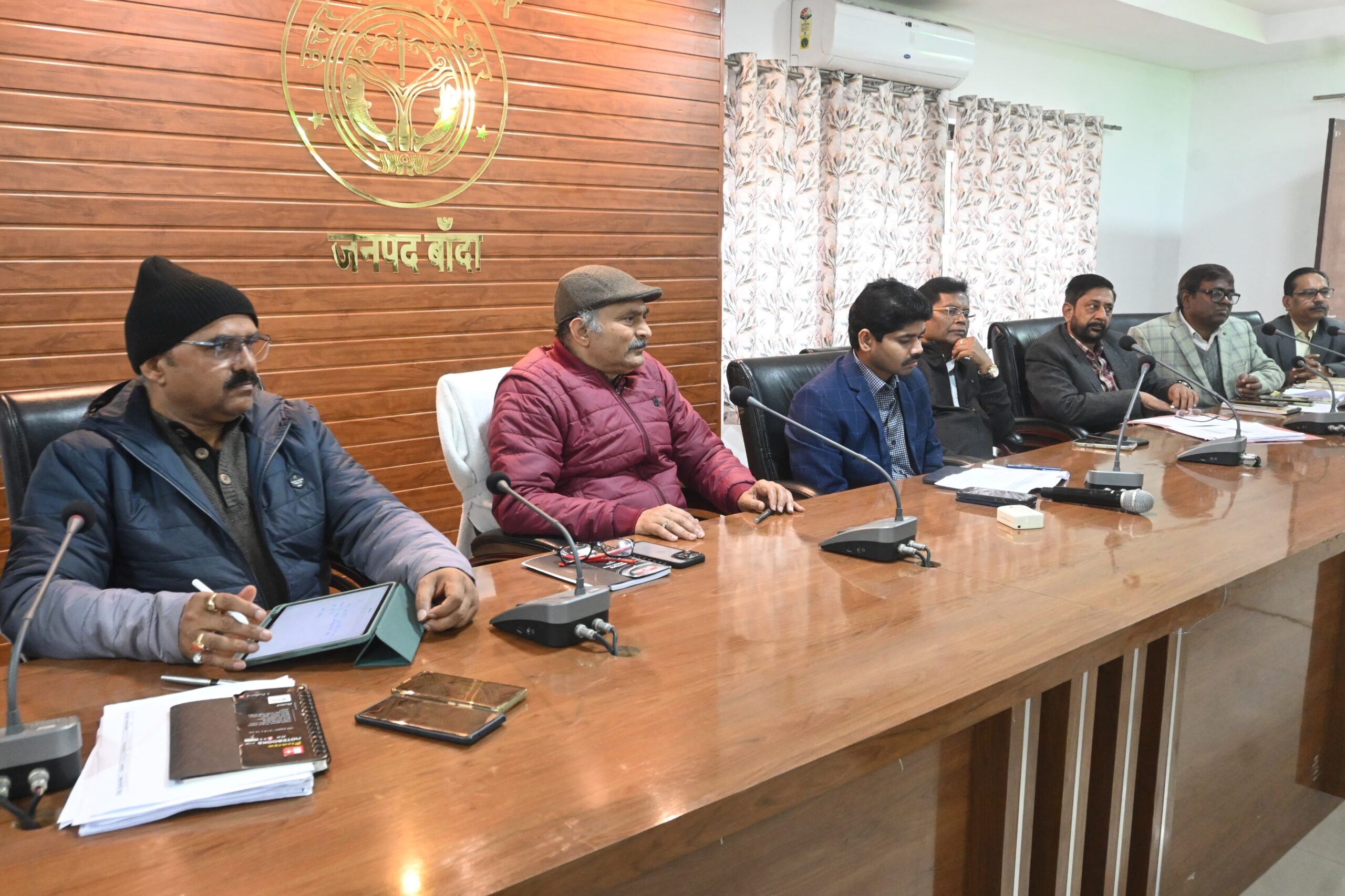 Photo of पीएम सूर्य घर ( सोलर लाइट ) मुफ्त बिजली योजना पर डीएम बाँदा ने दिए निर्देश…