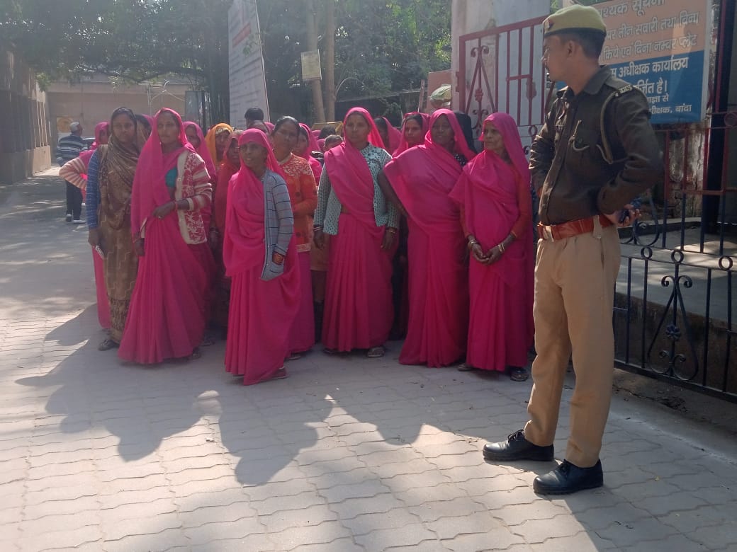 Photo of चिंगारी के राजाभैया समेत 22 लोगों पर अपहरण आदि के एफआईआर पर संपत पाल का दांव…