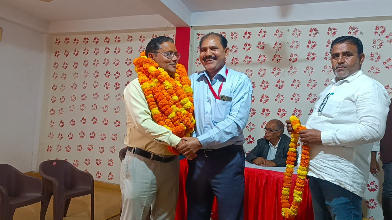 Photo of प्रेस क्लब प्रतापगढ़ की सामान्य कार्यकारिणी का चुनाव सम्पन्न हुआ