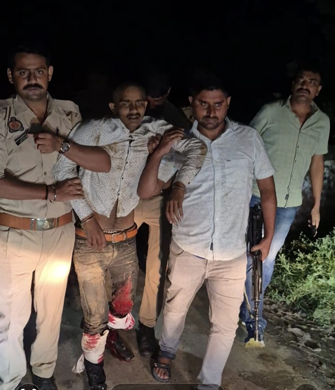 Photo of बाँदा मे दो दिन मे अपराधियों के हाफ इनकाउंटर से अपराध जगत मे हलचल….