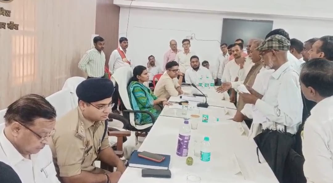 Photo of कन्या प्राथमिक विद्यालय, दलित बस्ती मजरा सहित दक्षिण हार के किसानों को बचाने की गुहार..