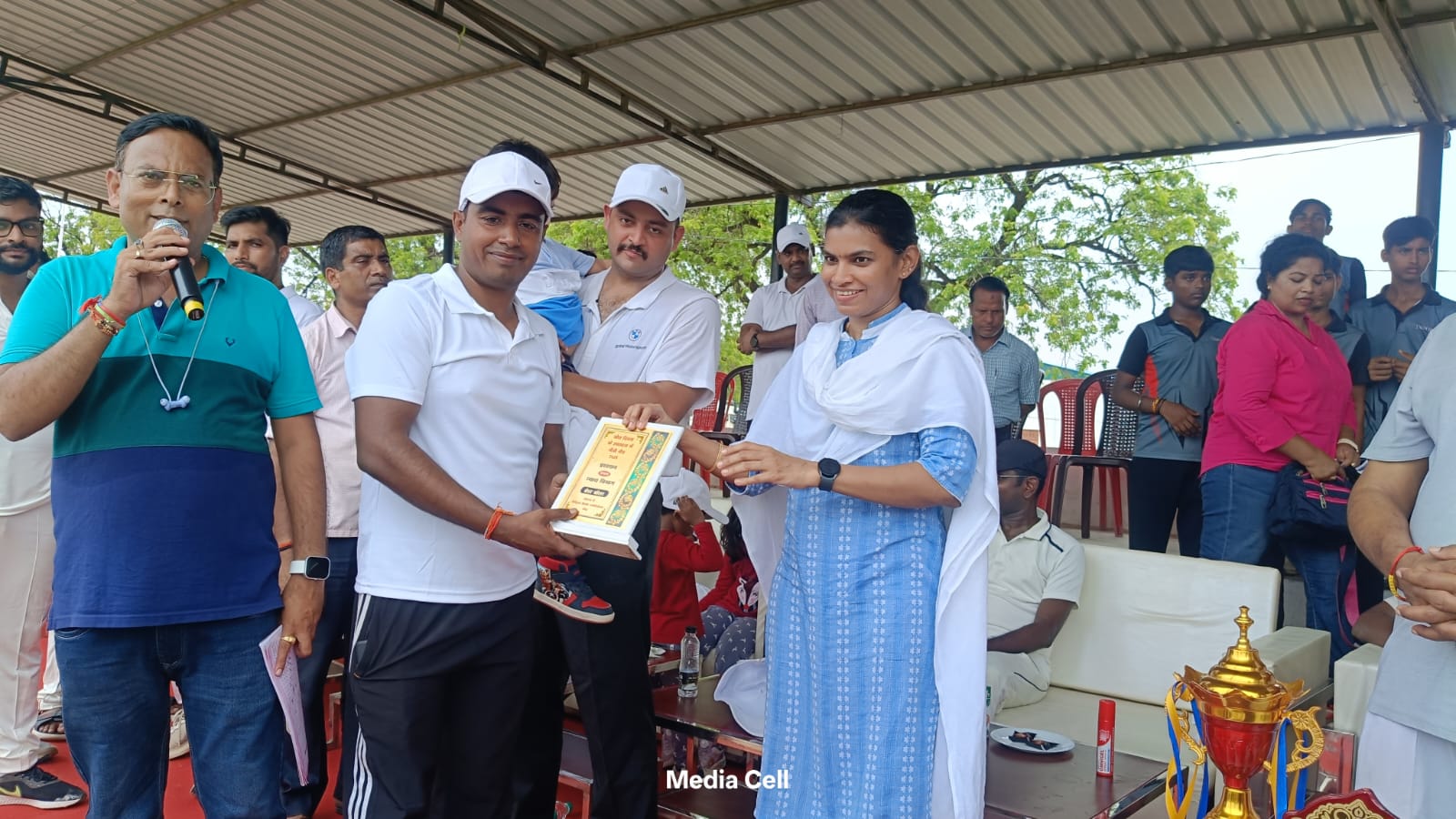 Photo of राष्ट्रीय खेल दिवस पर मैत्रीपूर्ण मैच का आयोजन, न्यायिक 11 ने प्रशासन 11 को हराया…