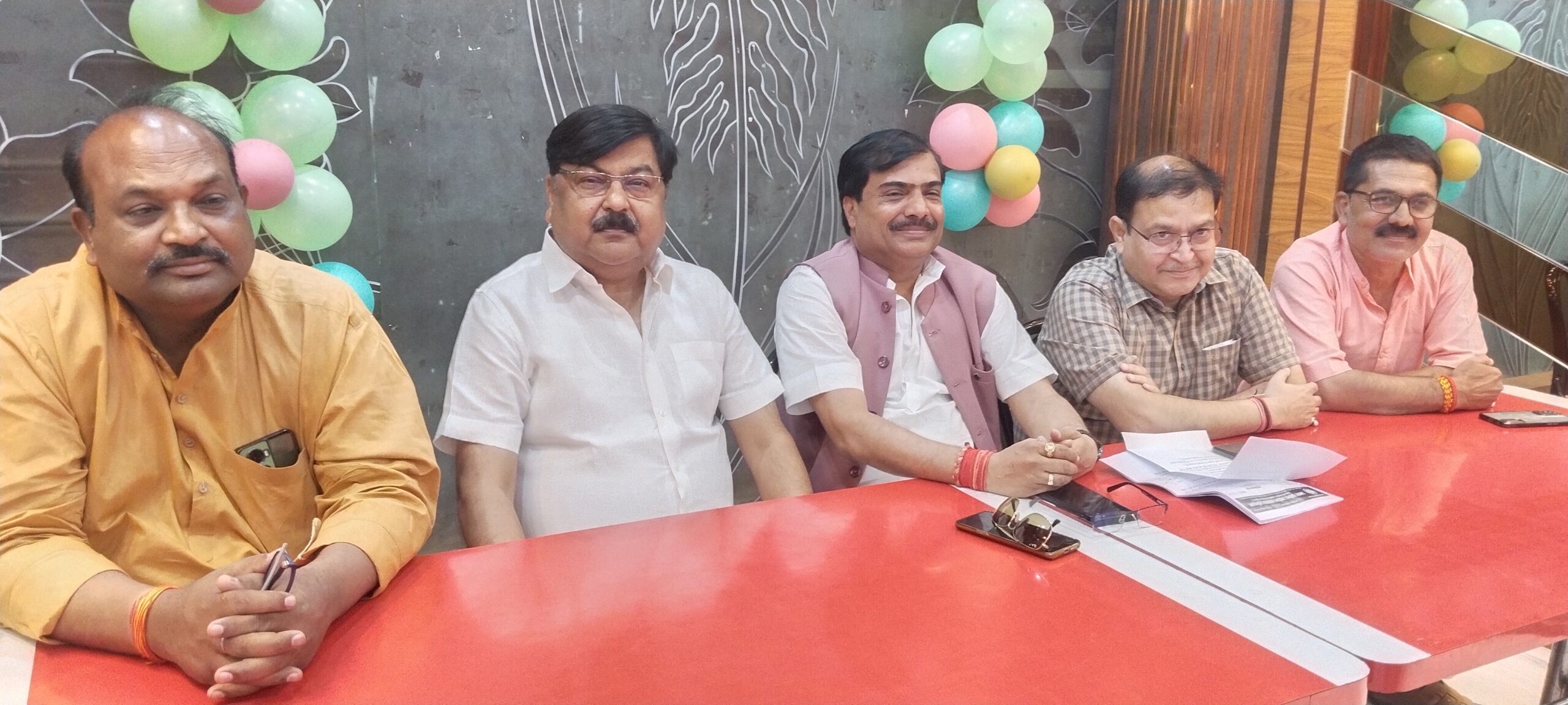 Photo of देश का 9 करोड़ व्यापारी परिवार मोदी के साथ