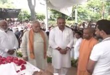 Photo of बसपा विधायक उमाशंकर सिंह का निधन, सीएम योगी ने लखनऊ पहुंच दी श्रद्धांजलि.