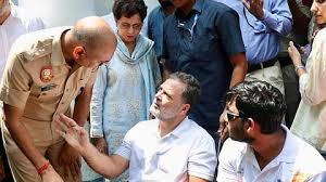 Photo of ‘ये न्याय का पहला कदम’: पैलेट गन पीड़ित की FIR दर्ज होने पर बोले राहुल गांधी, धरने के बाद पुलिस ने मानी मांग