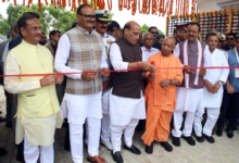 Photo of सामान्य जीवन मे अहिंसा सर्वोच्च धर्म, पर देश-समाज की सुरक्षा के लिए अपनाना पड़ेगी हिंसाः मुख्यमंत्री