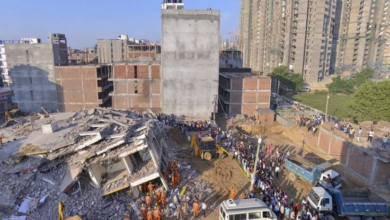 Photo of ग्रेटर नोएडा में तेज आंधी-तूफान का कहर, निर्माणाधीन मकान की दीवार गिरने से मची अफरा-तफरी