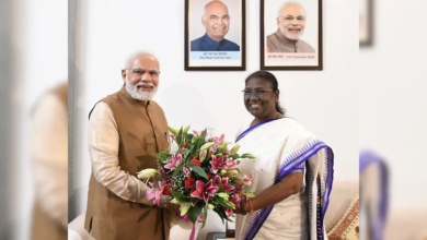 Photo of राष्ट्रपति मुर्मु के जन्मदिन पर पैतृक गांव पहुंचे मोदी, ओडिशा सरकार के 2 साल पूरे होने पर 47000 करोड़ की दी सौगात