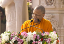 Photo of मुख्यमंत्री योगी के आह्वान पर नन्हे-मुन्नों का रोली-तिलक और पुष्पवर्षा से हुआ स्वागत, गूंजे स्वागत गीत