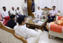 Photo of दलित छात्रा ललिता गौतम के परिजनों से मिले मुख्यमंत्री योगी