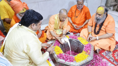 Photo of श्री दूधेश्वरनाथ धाम में मुख्यमंत्री योगी ने बटुकों व साधु-संतों से किया संवाद