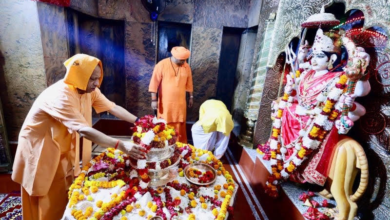 Photo of मुख्यमंत्री योगी आदित्यनाथ ने किए मां पाटेश्वरी के दर्शन