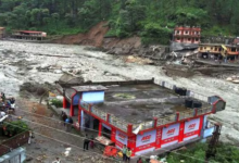 Photo of मूसलाधार बारिश का कहर, यमुनोत्री-गंगोत्री हाईवे कई स्थानों पर बंद, हजारों तीर्थयात्री फंसे