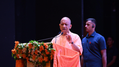 Photo of मुख्यमंत्री योगी “आधुनिक शिक्षा और नवाचार से नई पीढ़ी का भविष्य गढ़ रहे शिक्षक”