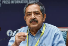 Photo of पूर्व NITI Aayog उपाध्यक्ष ने कहा, UPI पर कुछ और साल शुल्क नहीं लेना चाहिए