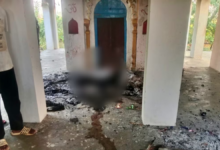 Photo of UP के शाहजहांपुर में मंदिर के अंदर दो साधुओं की हत्या, शव जलाने का भी आरोप
