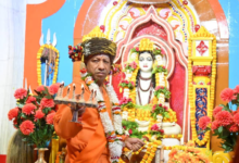 Photo of विजयादशमी पर गोरक्षपीठाधीश्वर ने किया महायोगी गोरखनाथ का विशिष्ट पूजन