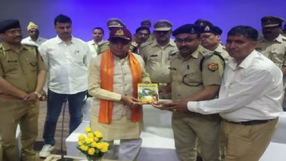 Photo of धर्मवीर प्रजापति ने की होमगार्ड विभाग के अधिकारियों के साथ की समीक्षा बैठक | Latest News Update