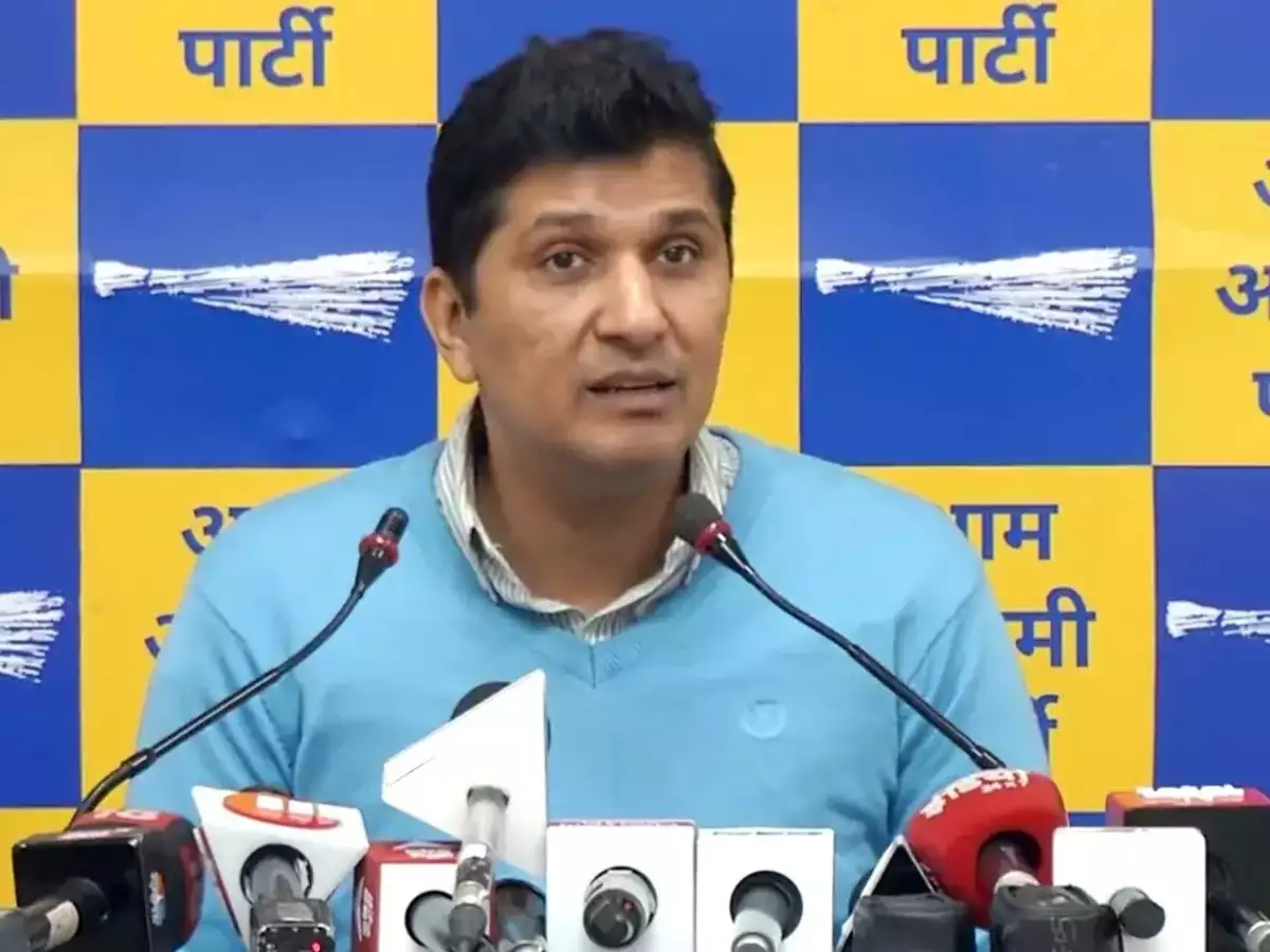 Photo of AAP नेता जैन के बाद सिसोदिया भी भेजे गए तिहाड़, सौरभ भरद्वाज ने बताया CBI को BJP की राजनीतिक शाखा | LATEST NEWS