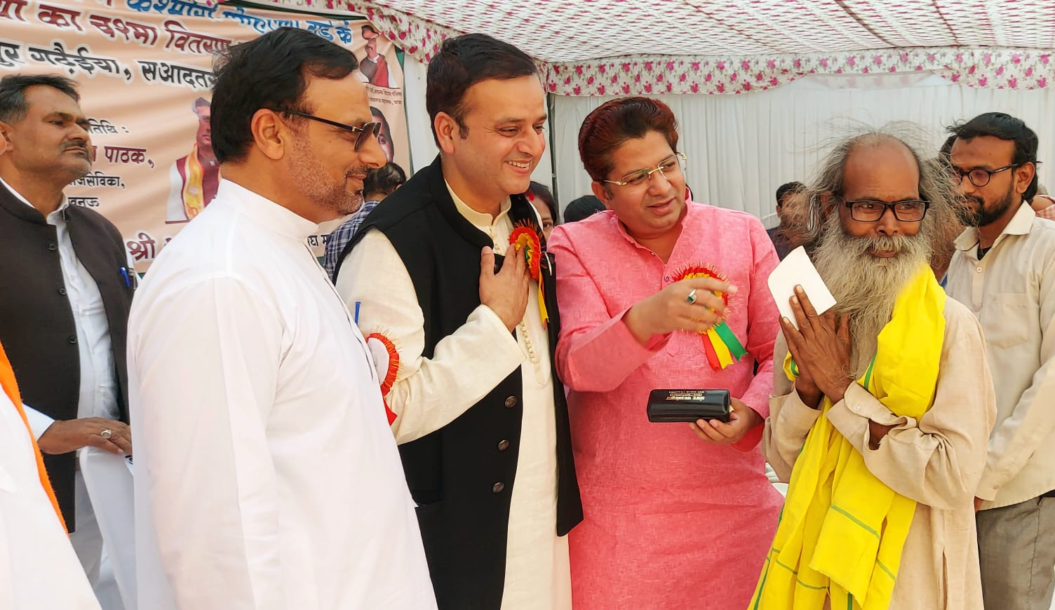 Photo of गरीब जरुरतमंदों की आंखो की रोशनी बन रहा है अंबर फाउंडेशन | LATEST NEWS