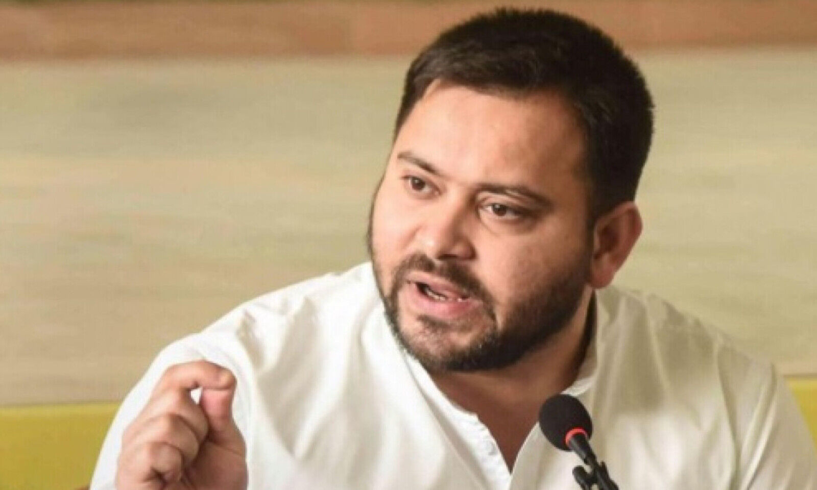 Photo of नौकरी के बदले जमीन मामला : तेजस्वी यादव आज ED के सामने होंगे पेश