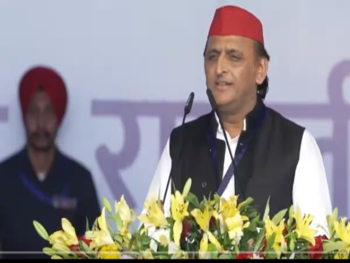 Photo of अखिलेश यादव “चुनावी बॉन्ड के खुलासे से ध्यान भटकाने के लिए भाजपा ने विपक्षी नेताओं को गिरफ्तार किया”