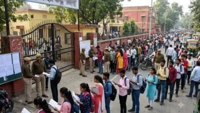 Photo of पीईटी परीक्षा: यहां 1 से 12 तक के सभी स्कूलों में छुट्टी घोषित, 45 केंद्रों पर दो पालियों में होगा एग्जाम.