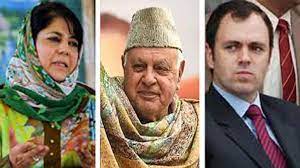 Photo of महबूबा मुफ्ती और उमर अब्दुल्ला ने उठाए हाईकोर्ट के फैसले पर सवाल, जानें किस नेता ने क्या कहा : Karnataka Hijab 