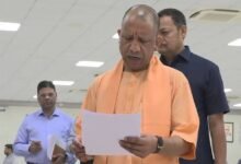 Photo of मुख्यमंत्री योगी आदित्यनाथ जनता दर्शन : जमीन कब्जे के किसी भी मामले में कठोर कानूनी कार्रवाई के निर्देश