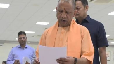 Photo of मुख्यमंत्री योगी आदित्यनाथ जनता दर्शन : जमीन कब्जे के किसी भी मामले में कठोर कानूनी कार्रवाई के निर्देश