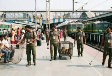 Photo of बंदर भगाने के लिए 5.95 लाख खर्च करेगा रेलवे, काबू करने के लिए तैनात होंगे छह मंकी हैंडलर
