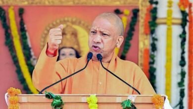 Photo of यूपी में ‘रिजीम चेंज’ के लिए हिंसा करने वालों को नहीं मिलेगी सरकारी नौकरी, योगी सरकार ने बदले नियम