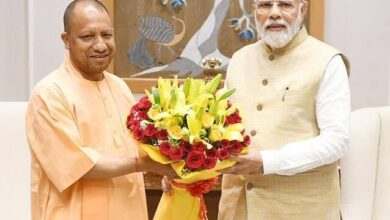 Photo of दिल्ली में प्रधानमंत्री नरेन्द्र मोदी से मिले मुख्यमंत्री योगी आदित्यनाथ, चुनावी तैयारियों के बीच भेंट