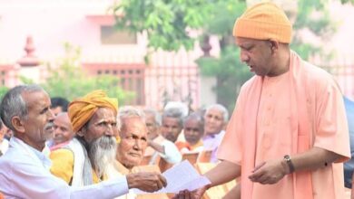Photo of सीएस योगी आदित्यनाथ का जनता दर्शन, गरीब की जमीन दबंगों से कब्जामुक्त करा दोषियों को सिखाएं सबक