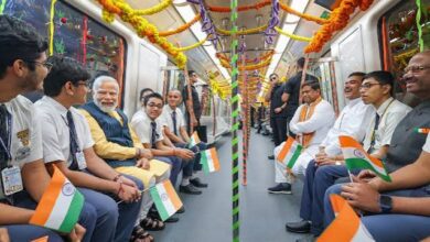Photo of पीएम मोदी ने दिल्ली मेट्रो में किया सफर: बच्चों से की बातचीत, एसआरसीसी के शताब्दी समारोह में लिया हिस्सा.