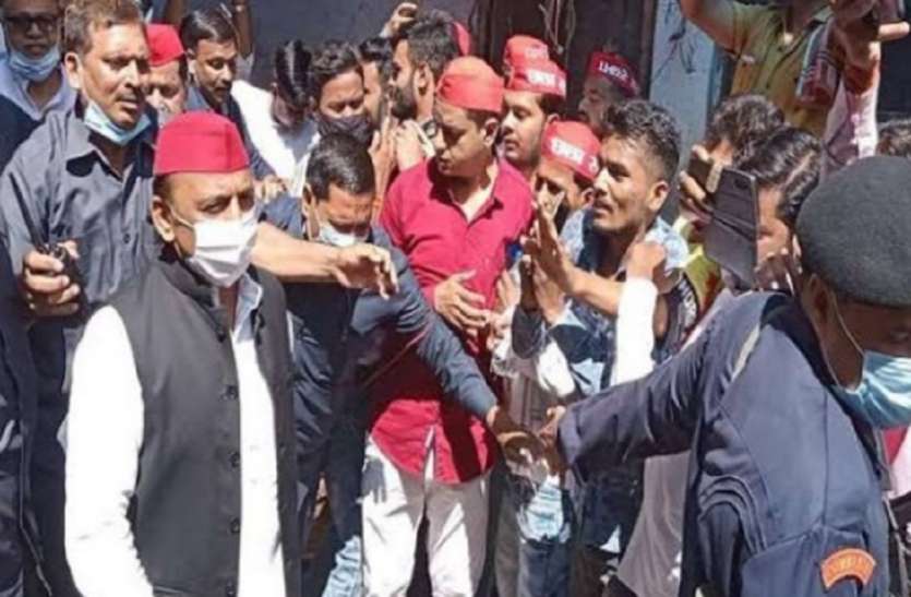 Photo of प्रापर्टी डीलर मनीष की हत्या पर कानपुर पहुंचे अखिलेश यादव | SP Akhilesh Yadav