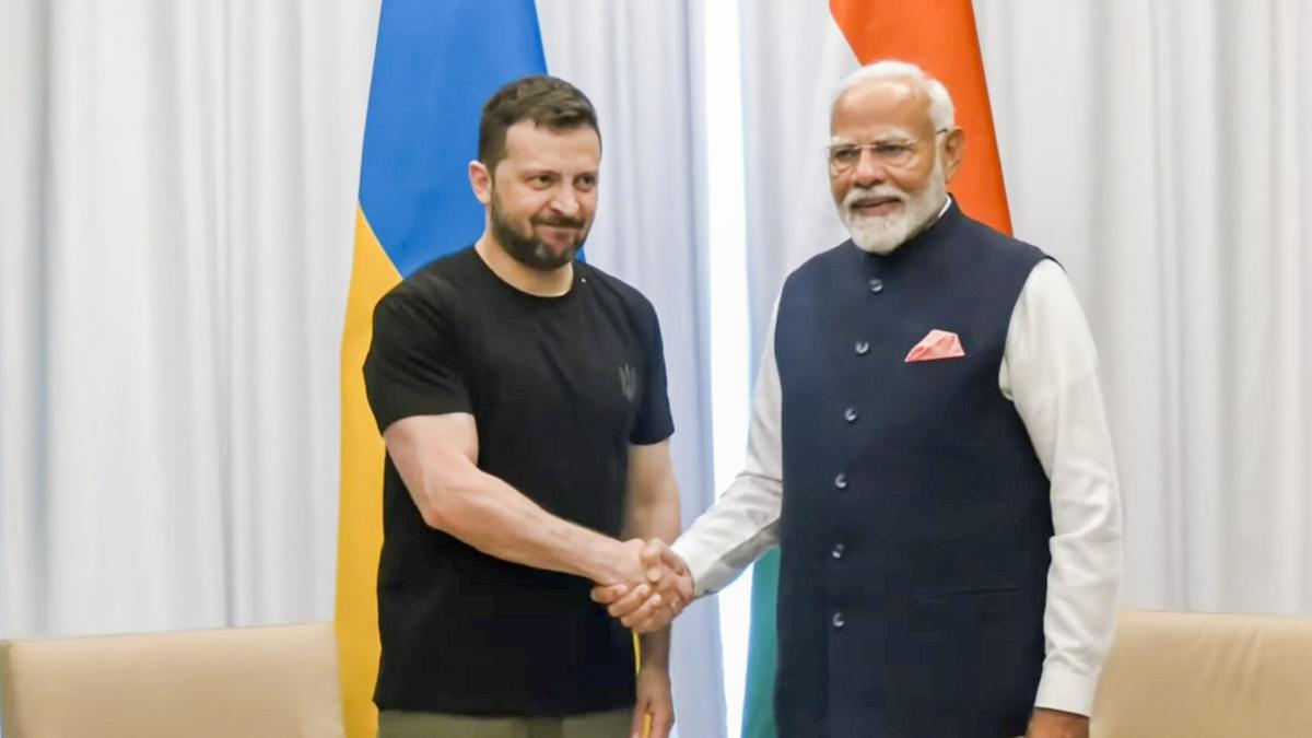 Photo of PM Modi in Ukraine: कीव में भारतीयों से मिले पीएम मोदी